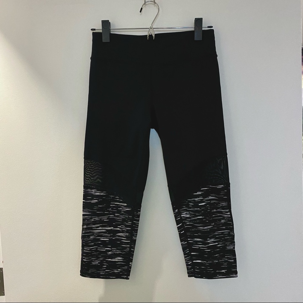 Capri Leggings with Mesh Details